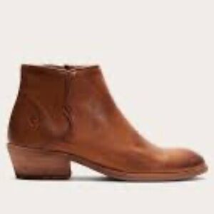 Frye Carson piping booty. Natural leather tan size 7.5 good used condition.